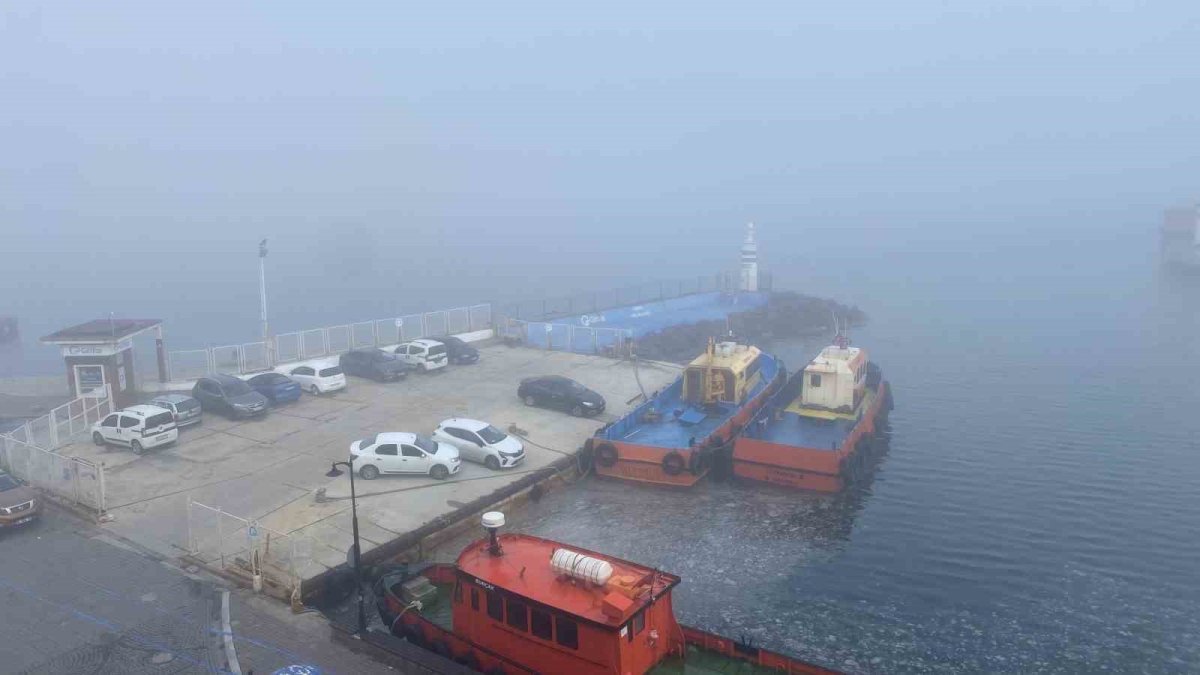 Çanakkale Boğazı transit gemi geçişlerine kapatıldı