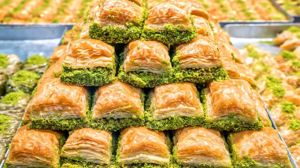 Bayramın vazgeçilmezi artık lüks kategorisinde: Asgari ücretli 5 yılda 7 kilo baklava kaybetti