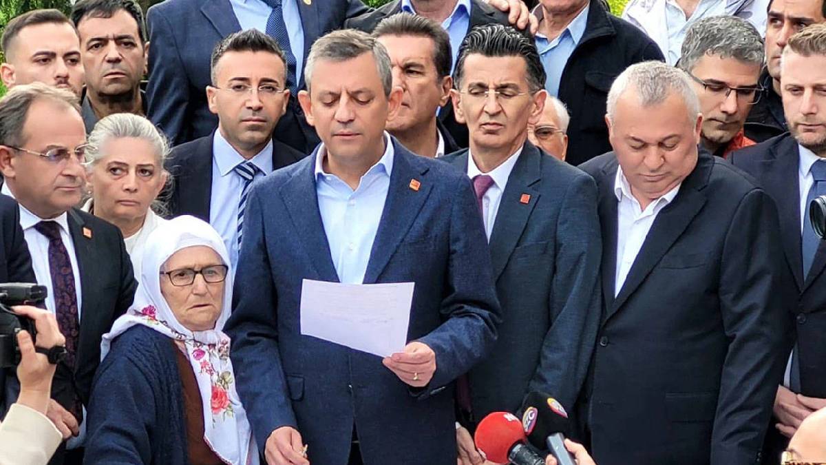 CHP'den erken seçim İmamoğlu hamlesi: Özel, imza kampanyasını Trabzon'da başlattı