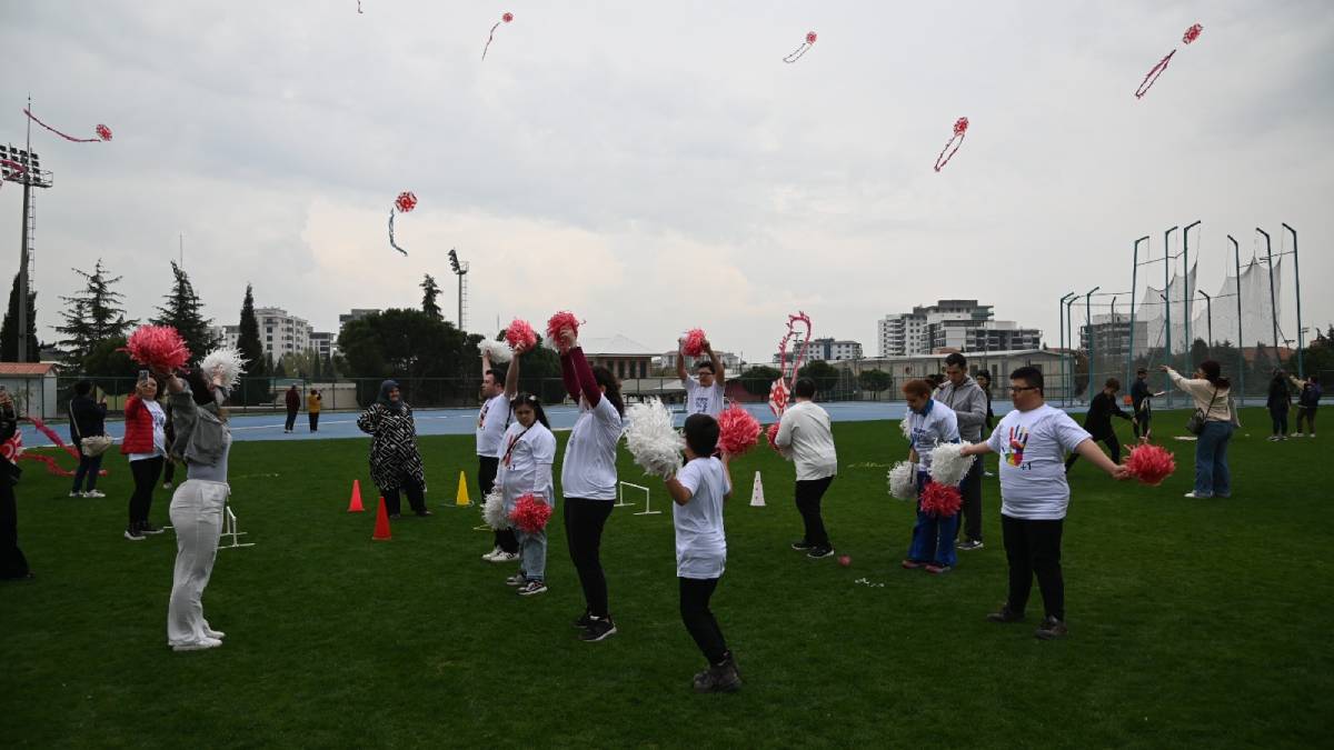 Manisa’da özel bireyler için renkli şenlik