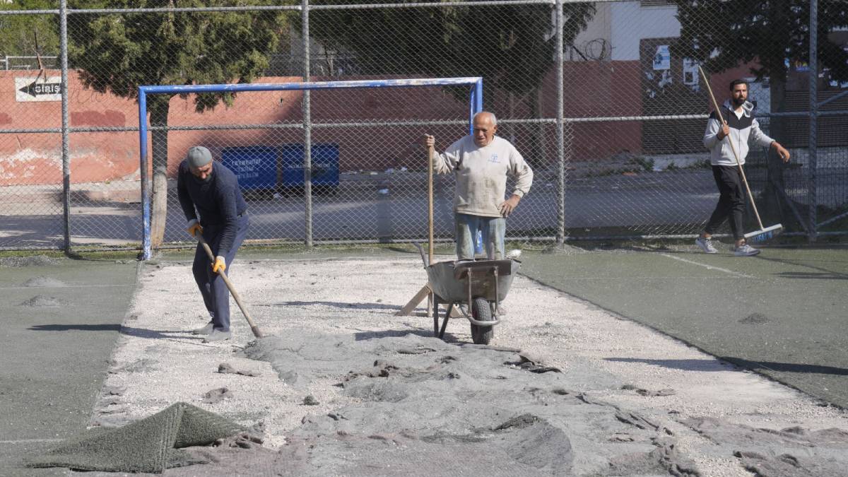 Başkan Tekin talimatı verdi: Seyhan’da spor tesisleri yenileniyor