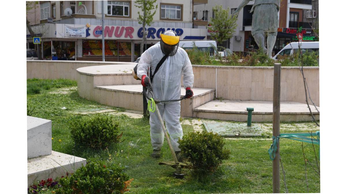 Kartal Belediyesinden yaz temizliği mesaisi