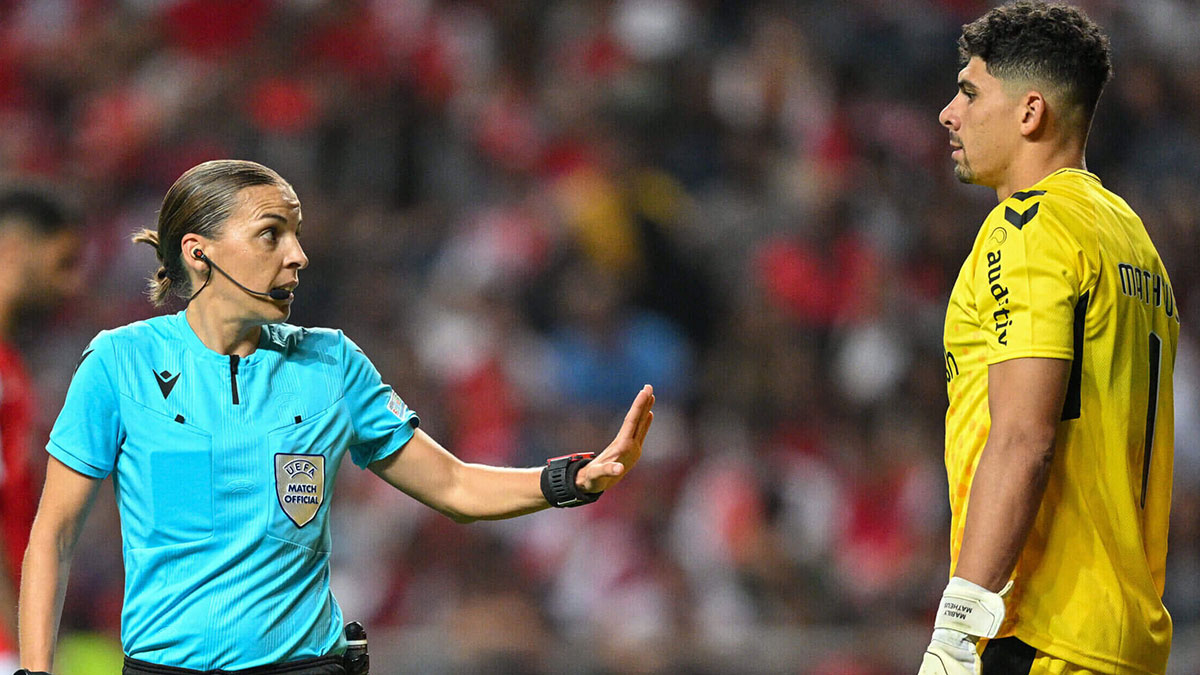 Gelecek sezon başlıyor: Futbolda devrim gibi 7 yeni kural! Buna en çok kaleciler üzülecek