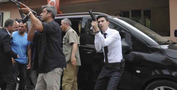 Kılıçdaroğlu'nun konvoyuna saldırı ile Cizre'deki bombalı saldırıyı PKK üstlendi - Son dakika