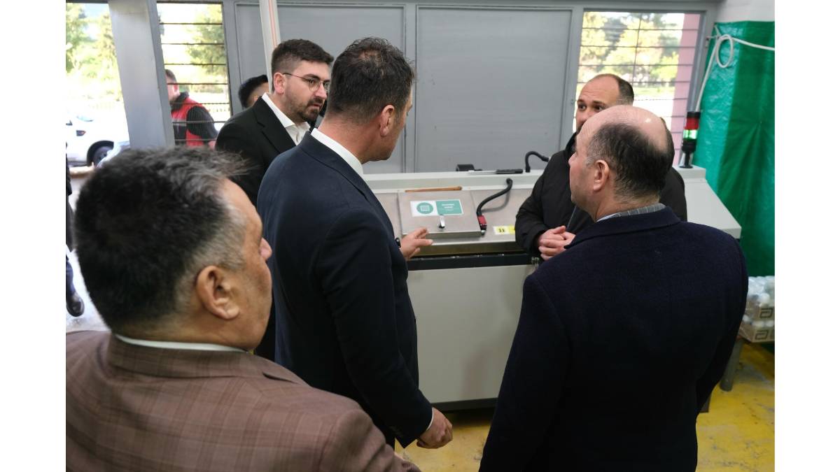 Başkan Köse, Vali Serdengeçti ile birlikte hayvan barınağını ziyaret etti