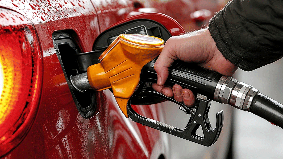 Akaryakıtta art arda gelen indirimler son buldu: Benzin yeniden zamlanacak