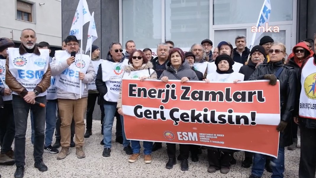 Zorlu Enerji önünde yüzde 25 elektrik zammı protesto edildi: Enerji zamları şirketlere yaradı, geri çekin