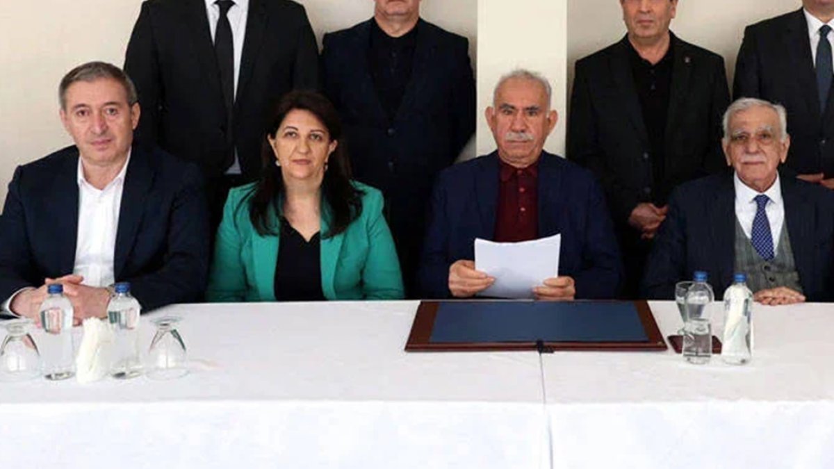 Öcalan: Şimdi sıra silahlara vedada ve barışta