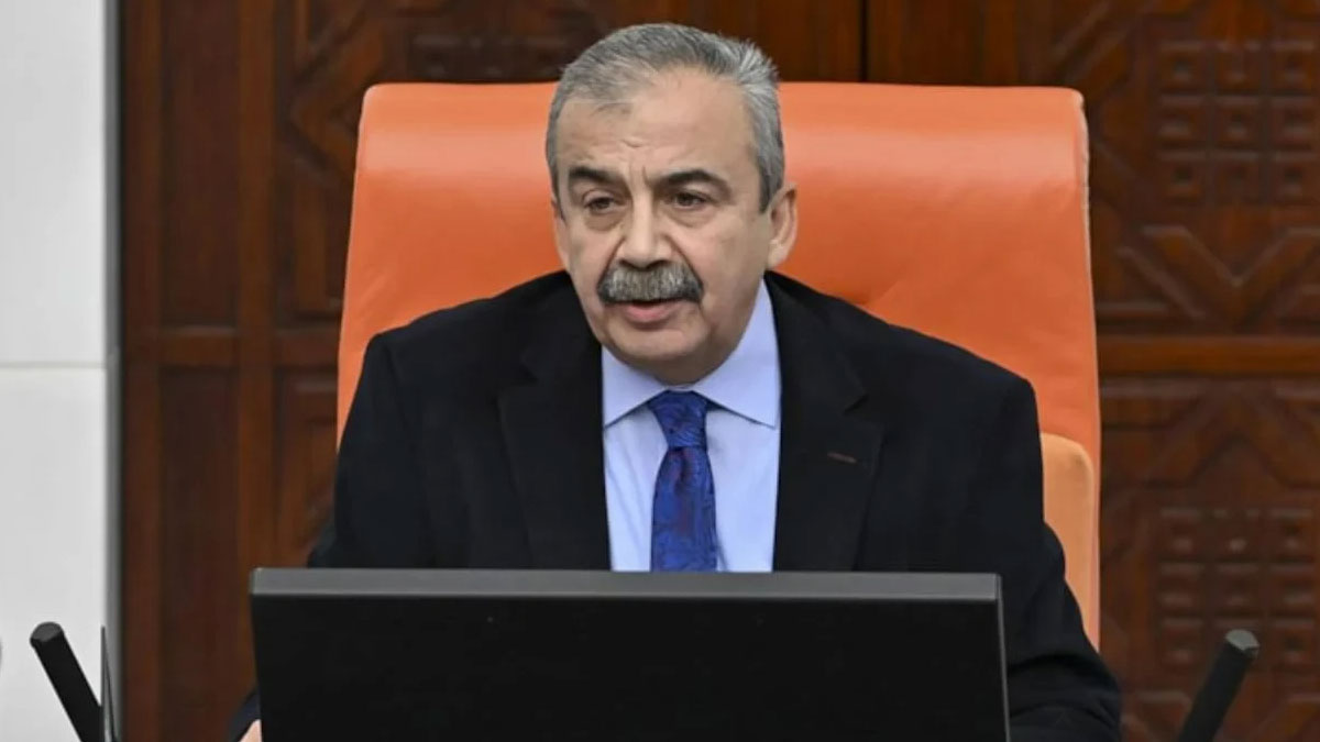 Sırrı Süreyya Önder'le ilgili hastaneden yeni açıklama: Parametreleri düzeliyor