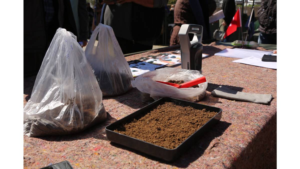 Büyükşehirden üretici kadınlara destek! 'Ücretsiz Toprak Analizi' ile doğru tarım uygulaması teşvik ediliyor