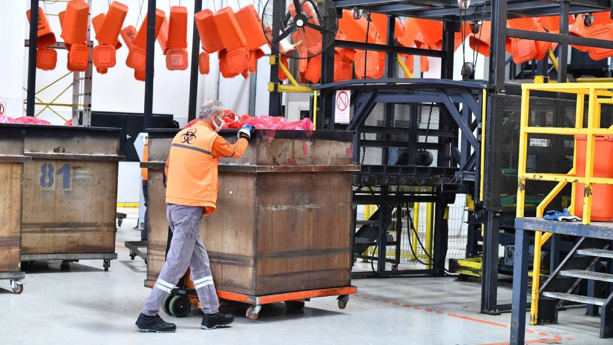 İzmir’in tıbbi atık tesisi halk sağlığı için faaliyette