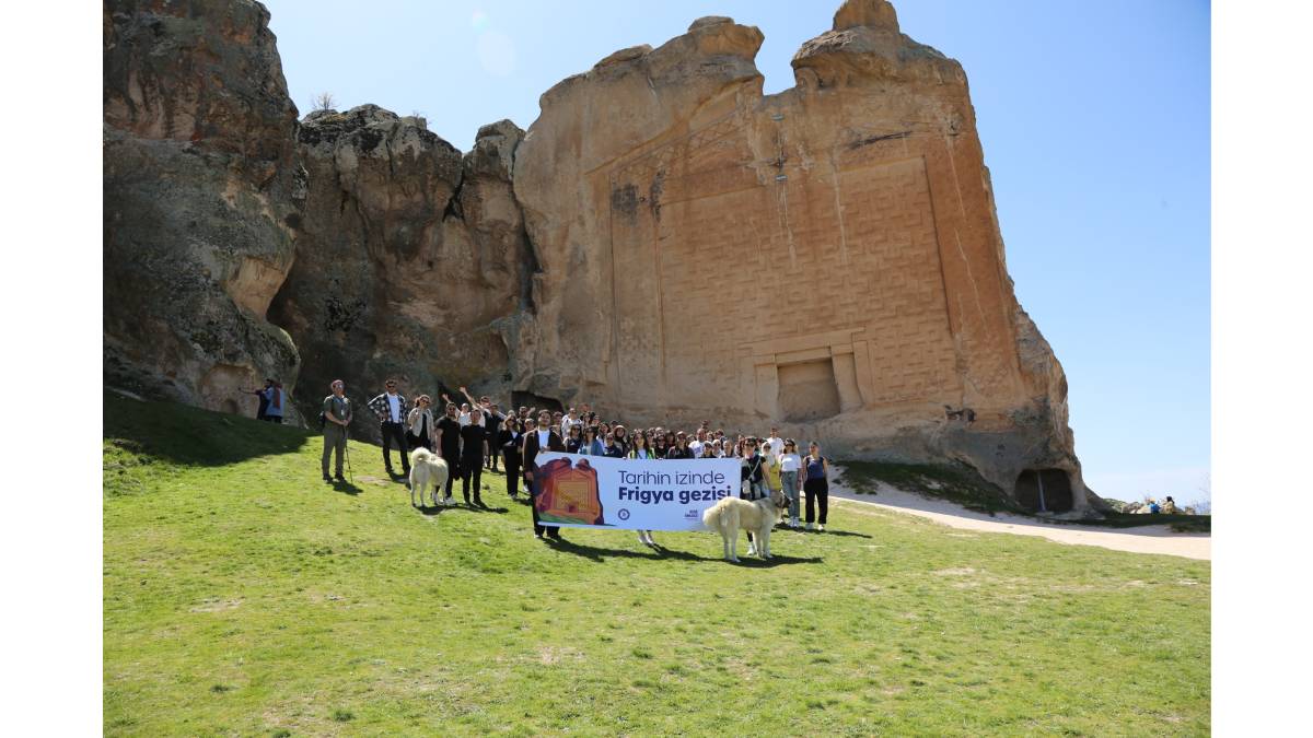 Öğrenciler Frig vadilerini doyasıya gezdiler