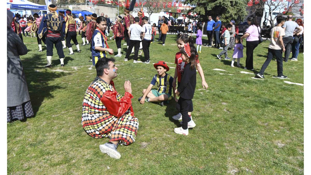 Depremzede çocuklar 23 Nisan coşkusunu Başkentte yaşadı