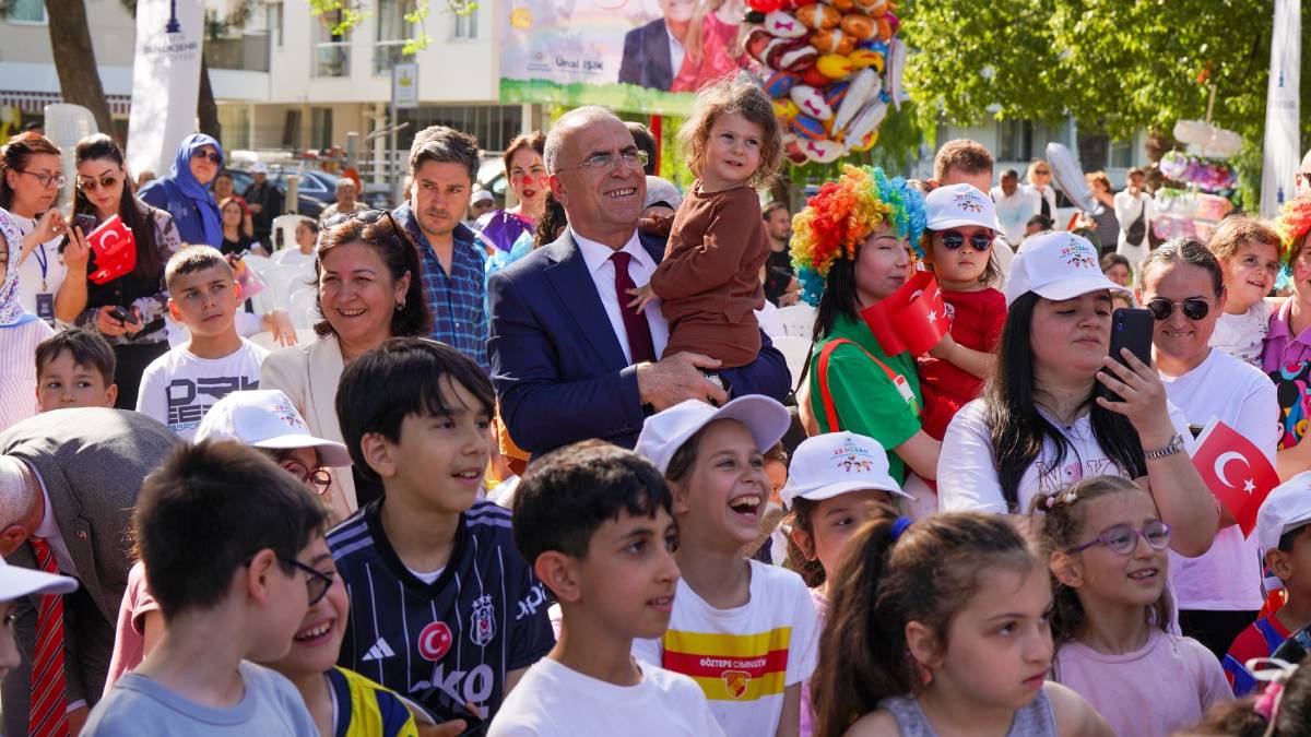 Gaziemir’i 23 Nisan coşkusu sardı