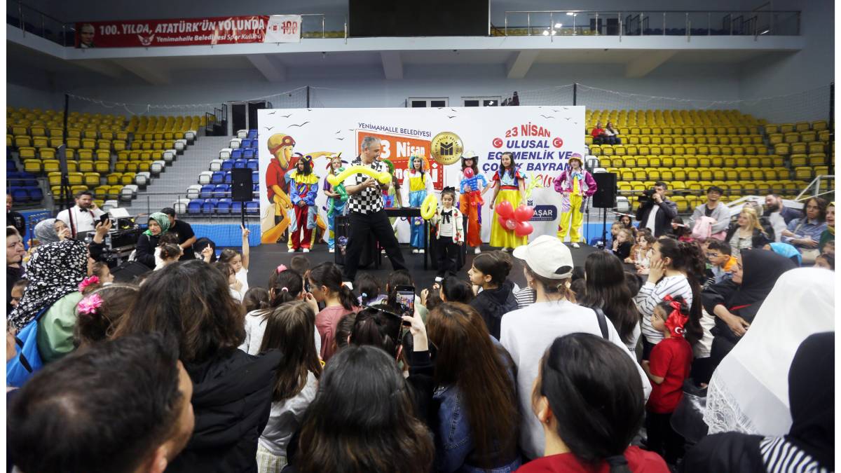 Yenimahalleli çocuklara 23 Nisan şöleni