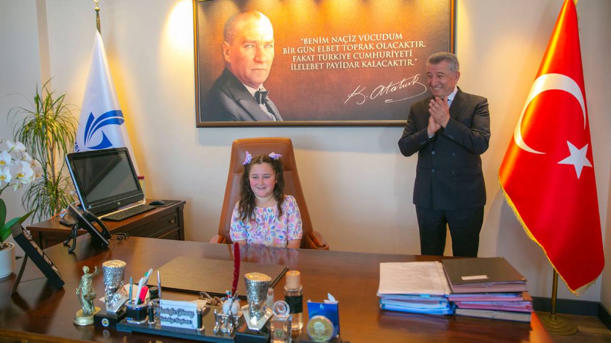 Çocuk başkanlar koltuğa oturdu, isteklerini sıraladılar