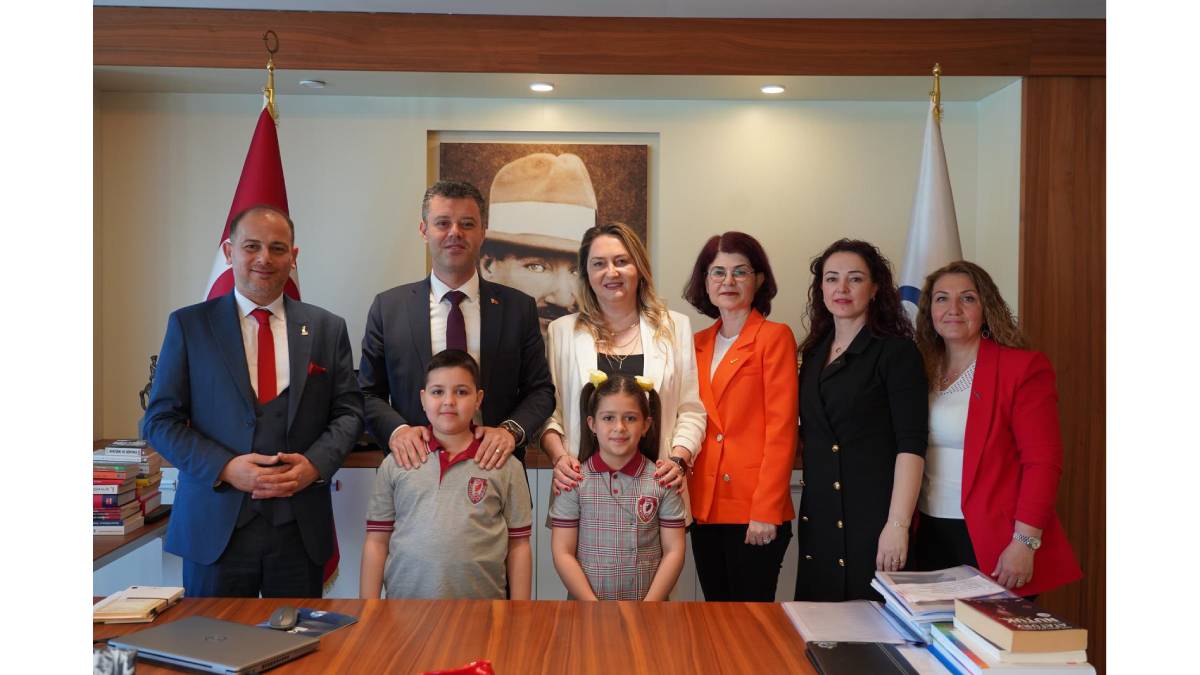 Çorlu’da Başkanlık makamı İrem ve Kerem’e emanet