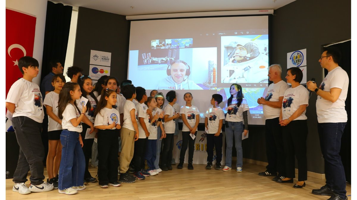 Karabağlar’da Atatürk’ün çocukları uzayla buluştu