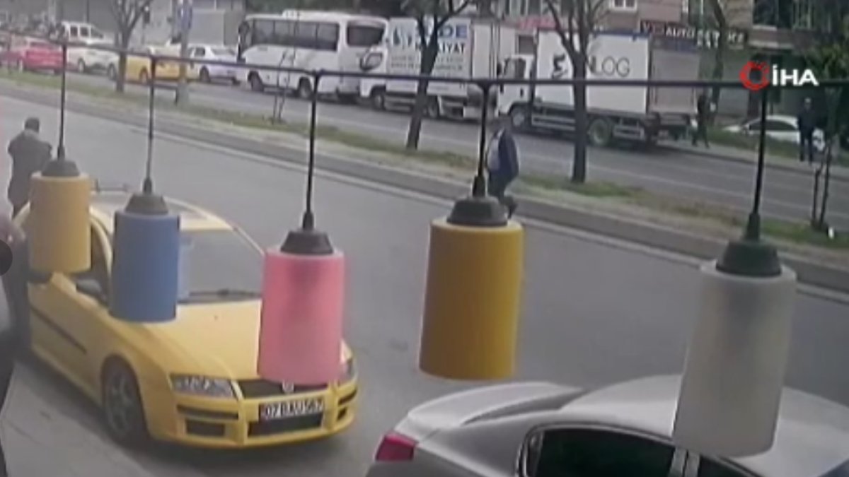 Avcılar’daki korkunç kaza kamerada: Yayaya böyle çarptı