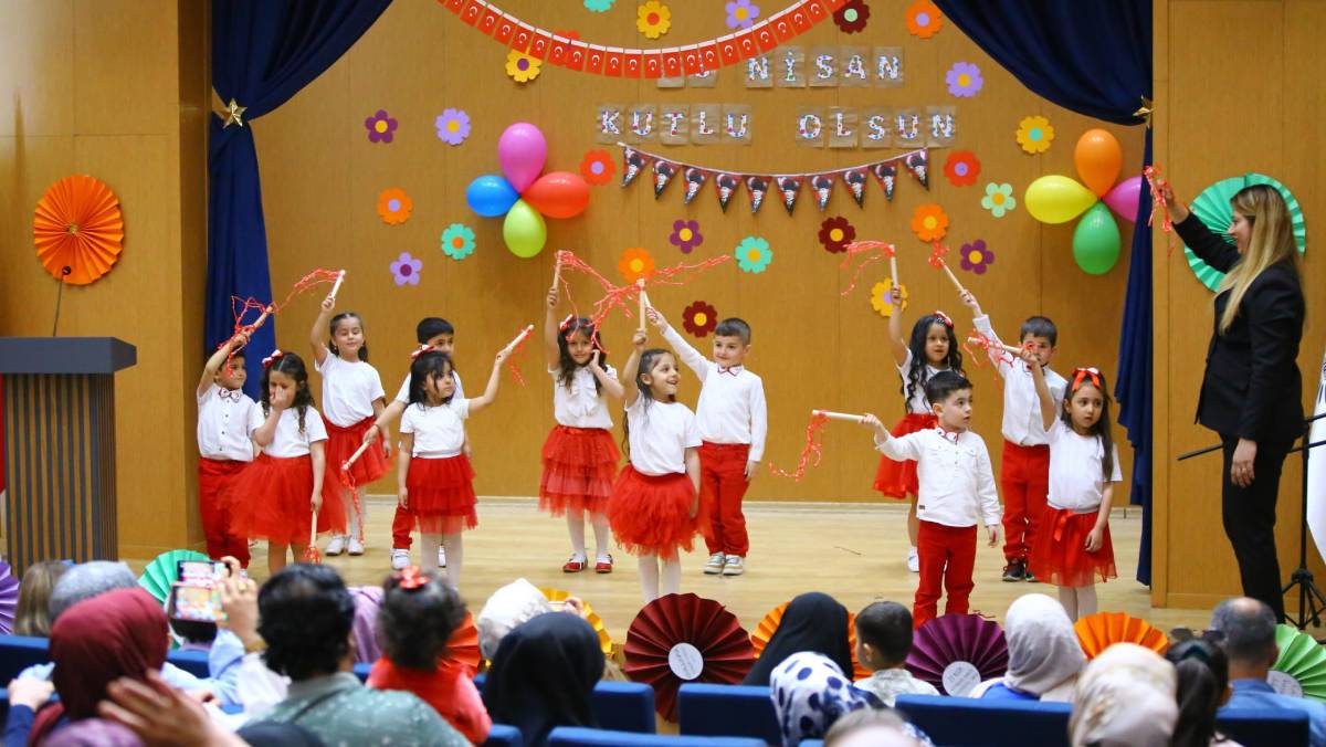 Karabağlar’da 23 Nisan coşkusu