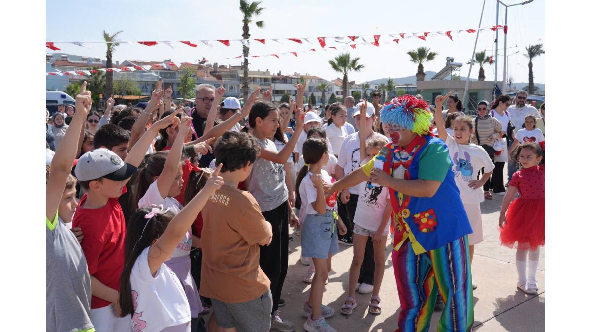Burhaniye’de çocuklar bayramlarını gönüllerince yaşadı