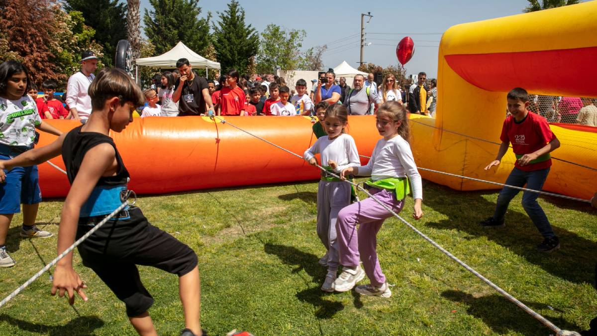 Güzelbahçe’de çocuk şenliğine büyük ilgi