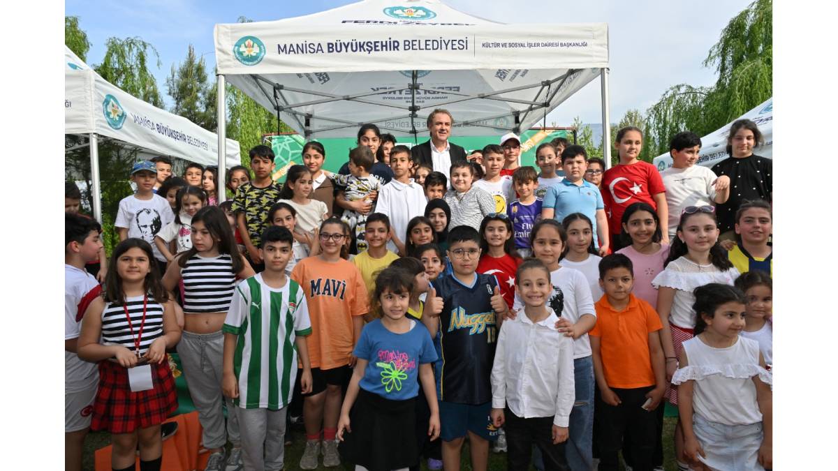 Tarihçi Yazar Sinan Meydan, çocuklara Atatürk’ü anlattı