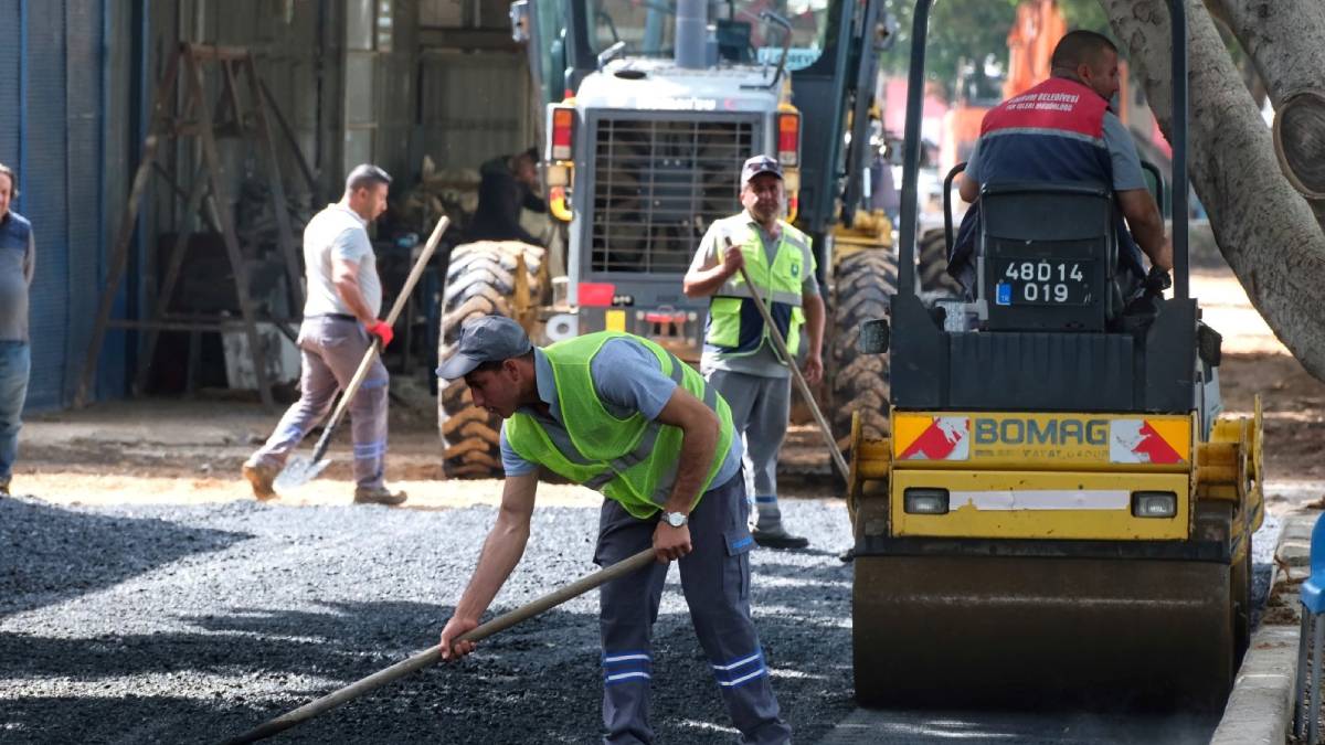 Asfalt çalışmaları devam ediyor