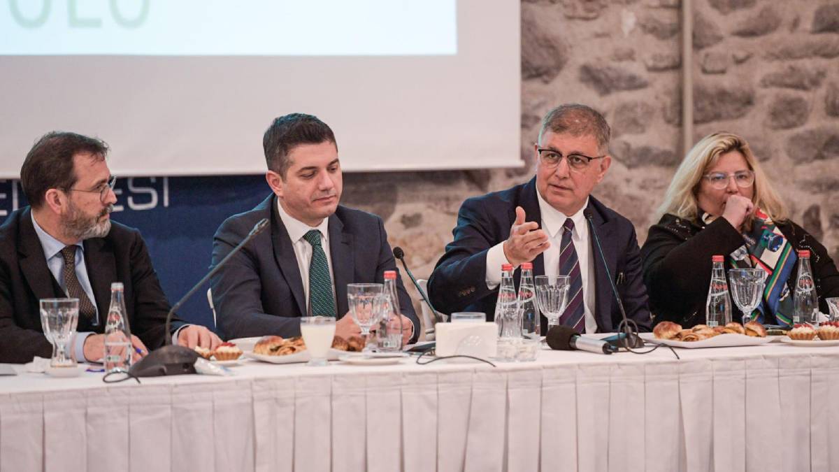 Başkan Tugay’dan kentsel dönüşümde kararlılık mesajı