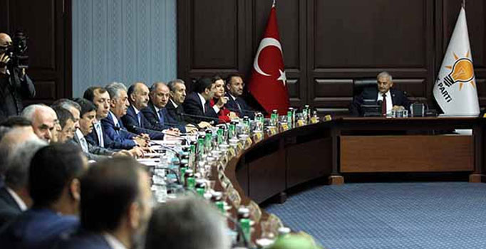 AK Parti MYK Binali Yıldırım başkanlığında toplandı
