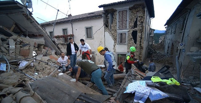 İtalya'da 6.2 büyüklüğünde deprem meydana geldi: 247 ölü