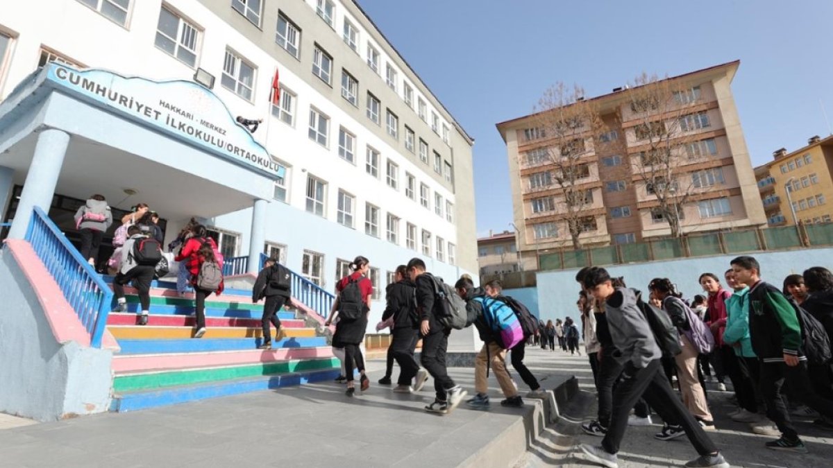 Pazartesi günü İstanbul'daki tüm okullarda ilk ders: Afet eğitimi