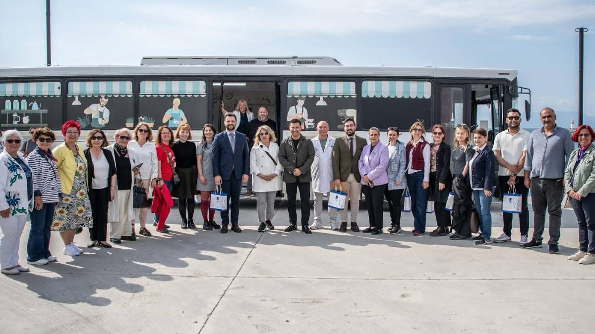 Mobil Barista Otobüsü Kuşadası’nda... Gençler sertifikalarına kavuştu, istihdam kapıları aralandı!
