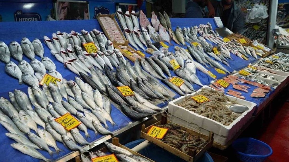 Nisan ayında en çok bunlar tüketiliyor! Adeta yok satıyor, lezzeti suyundan geliyor! İşte Nisan ayında tüketilmesi gerek balıkla