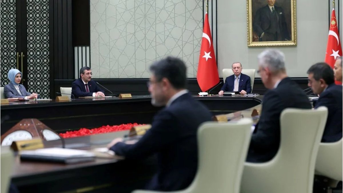 Bakanlar Toplantısı'nın gündemi İstanbul depremi