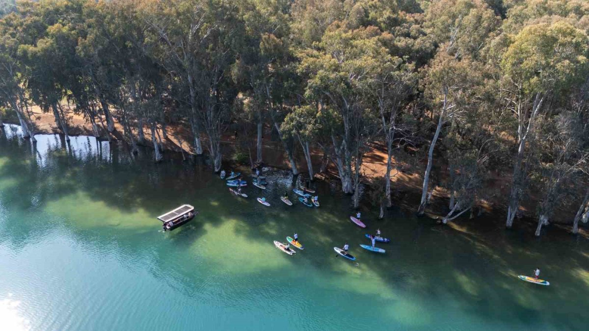 Burası Antalya değil, Adana! Güneşin yüzünü göstermesi yetti: Hafta sonu herkes kendini sulara bıraktı