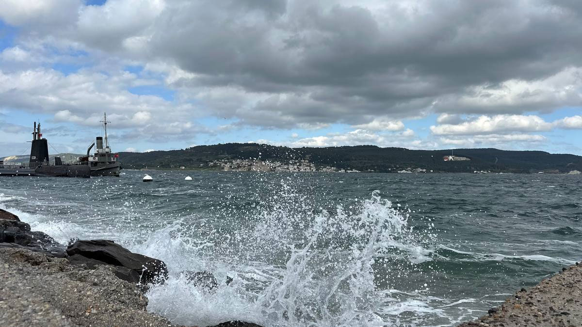 Kuzey Ege'de deniz ulaşımına fırtına engeli