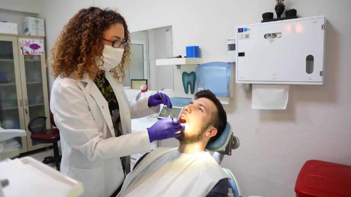 Bayraklı Belediyesi fark yaratmaya devam ediyor! Bir yılda 21 bin 848 kişiye ücretsiz sağlık hizmeti