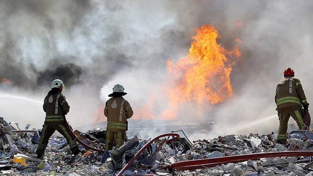 TBMM Komisyonu'nda İstanbul için alarm: İstanbul'u depremden sonra yangın vuracak