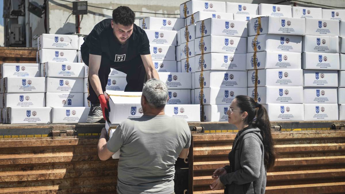 ABB kırsal desteklerine devam ediyor: 668 arı üreticisine 65 bin 840 kilogram arı yemi dağıtıldı