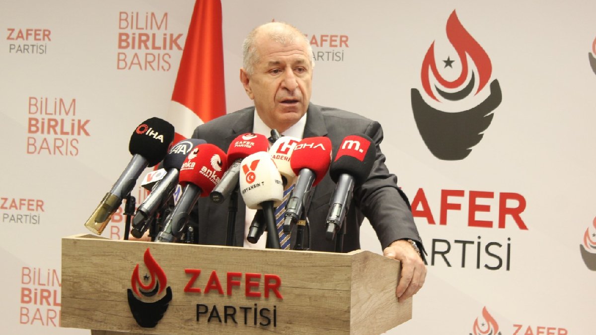 Özdağ, Cumhurbaşkanı'na hakaret suçlamasıyla hakim karşısında