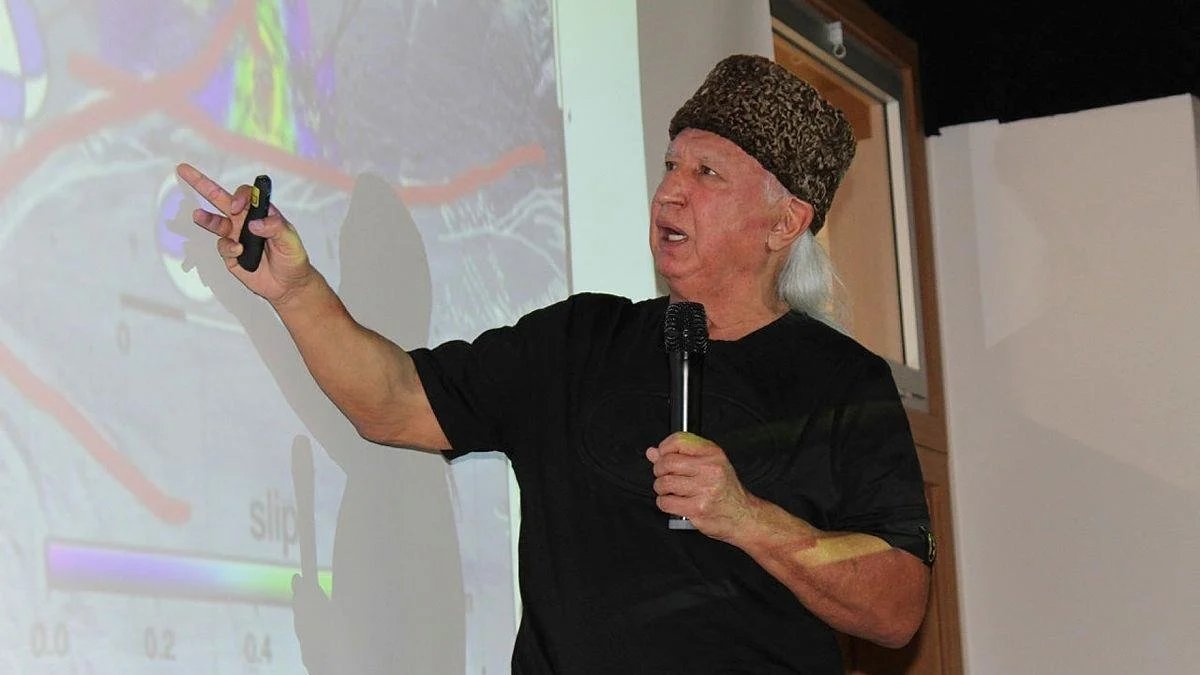 İstanbul'daki son depremi bilen Şener Üşümezsoy'dan yeni uyarı: Bu 3 kente dikkat edilmeli