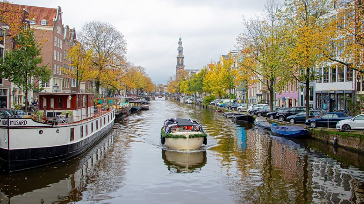 Hollandalı yetkililerden halka çağrı: O saatlerde elektrik tüketimini azaltın