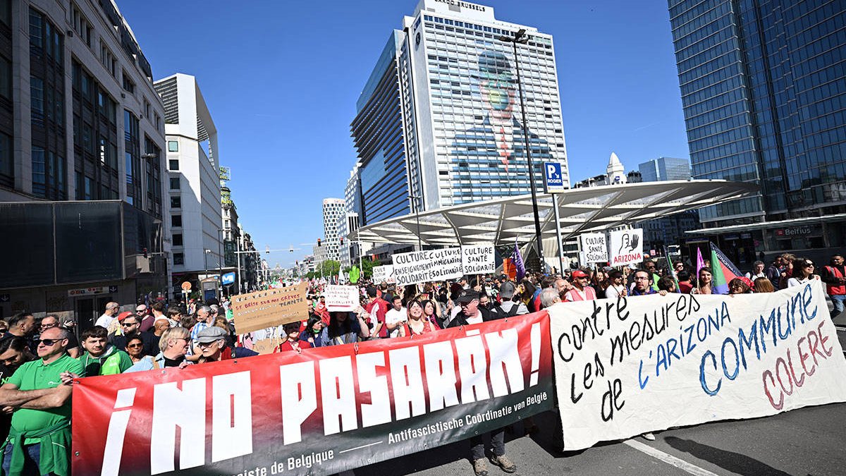 Belçika’da kemer sıkma politikalarına karşı işçiler greve çıktı