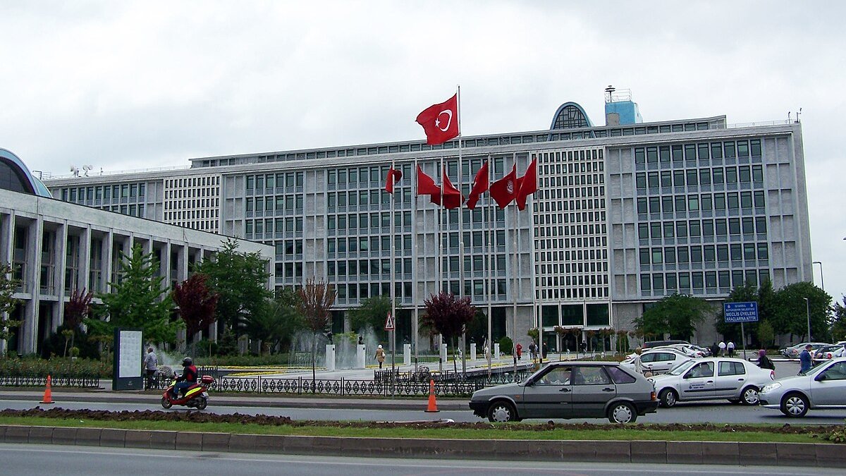 İBB'ye ikinci dalga soruşturması: 52 kişiden 18'i tutuklandı