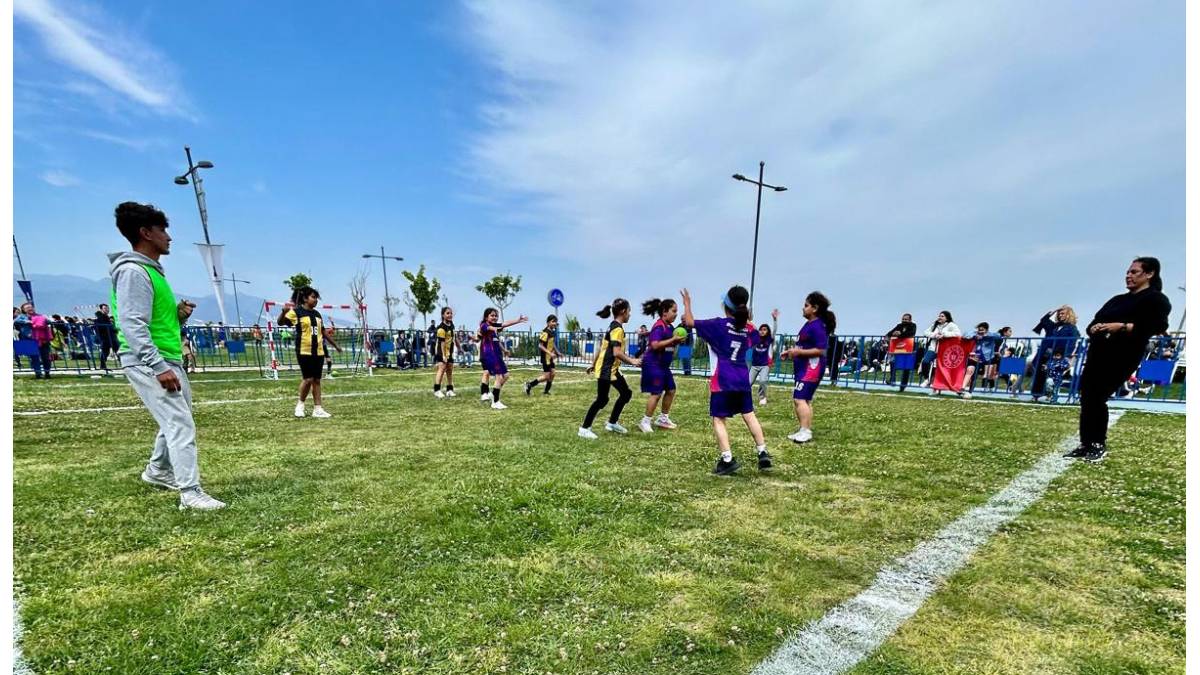 İzmirli minikler Egemen Çocuklar Hentbol Şenliği’nde buluştu