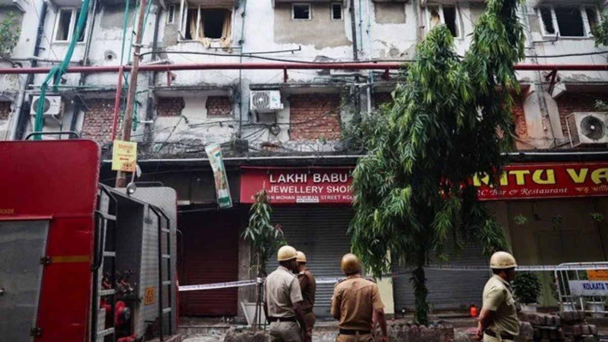 Hindistan'da otel yangını: 15 kişi hayatını kaybetti, 13 yaralı