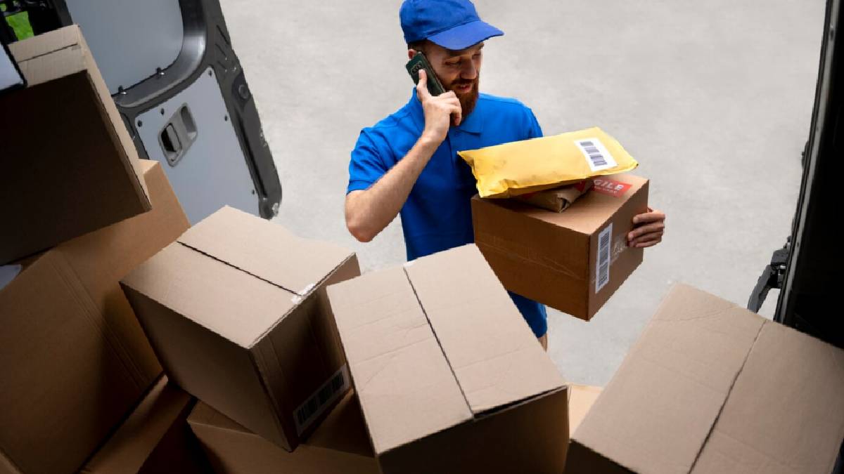 Kargo devinden sert tasarruf hamlesi! 20.000 kişi işten, 73 bina ise listeden çıkarılıyor!