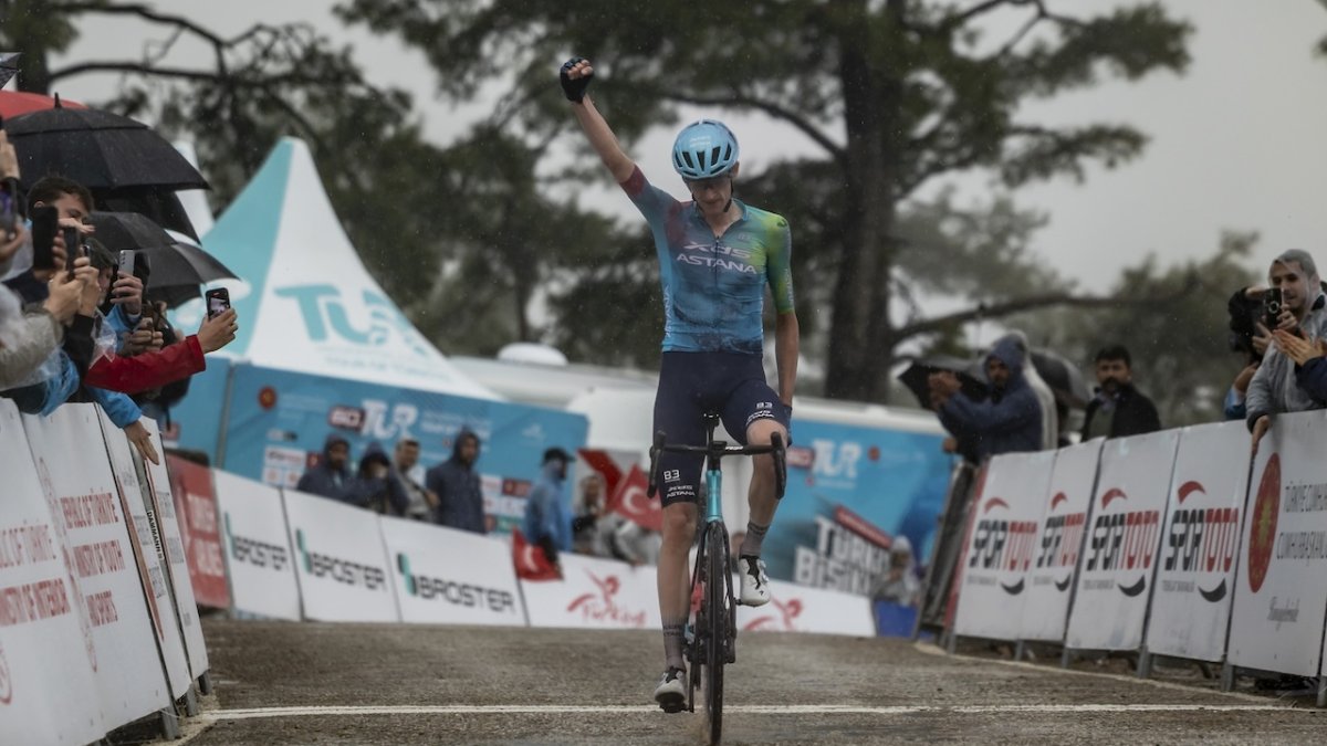 Cumhurbaşkanlığı Bisiklet Turu'nda heyecan devam ediyor! Kraliçe etabını Wout Poels kazandı