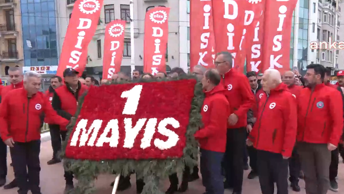 DİSK, Taksim Meydanı’na çelenk bıraktı: Bu barikatları kaldırın